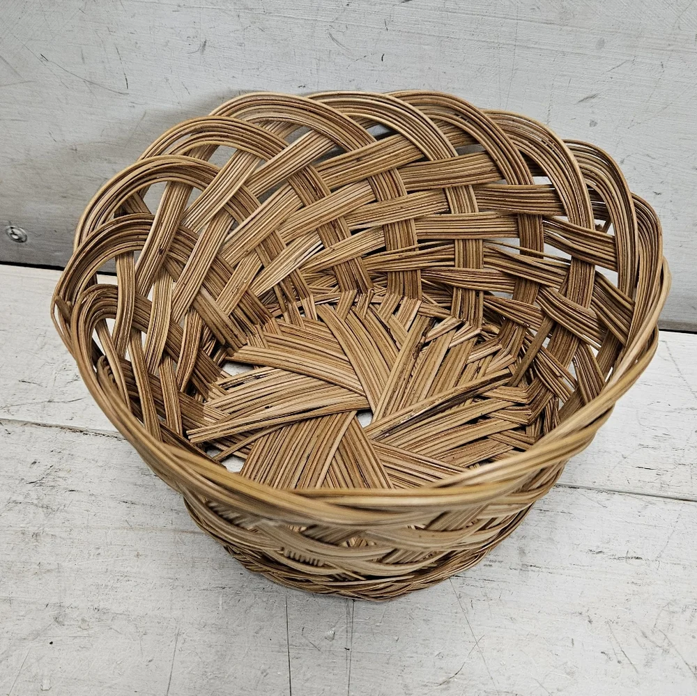 Vintage Woven Wicker Basket 7 inch X 4 inch Home Decor Storage